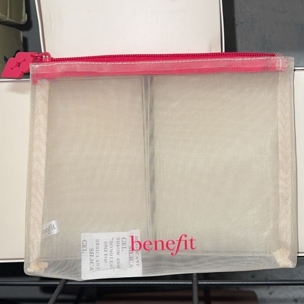 Benefit Cosmetics Mesh Pink Trim Pouch